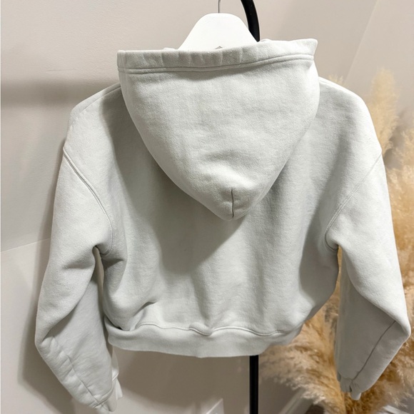 Aritzia TNA Cozy Cropped Zip-Up Hoodie Light Sage Green | Fleece - Picture 3 of 10